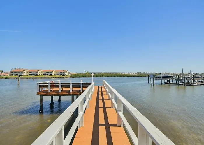 Charming Waterfront 3-min To